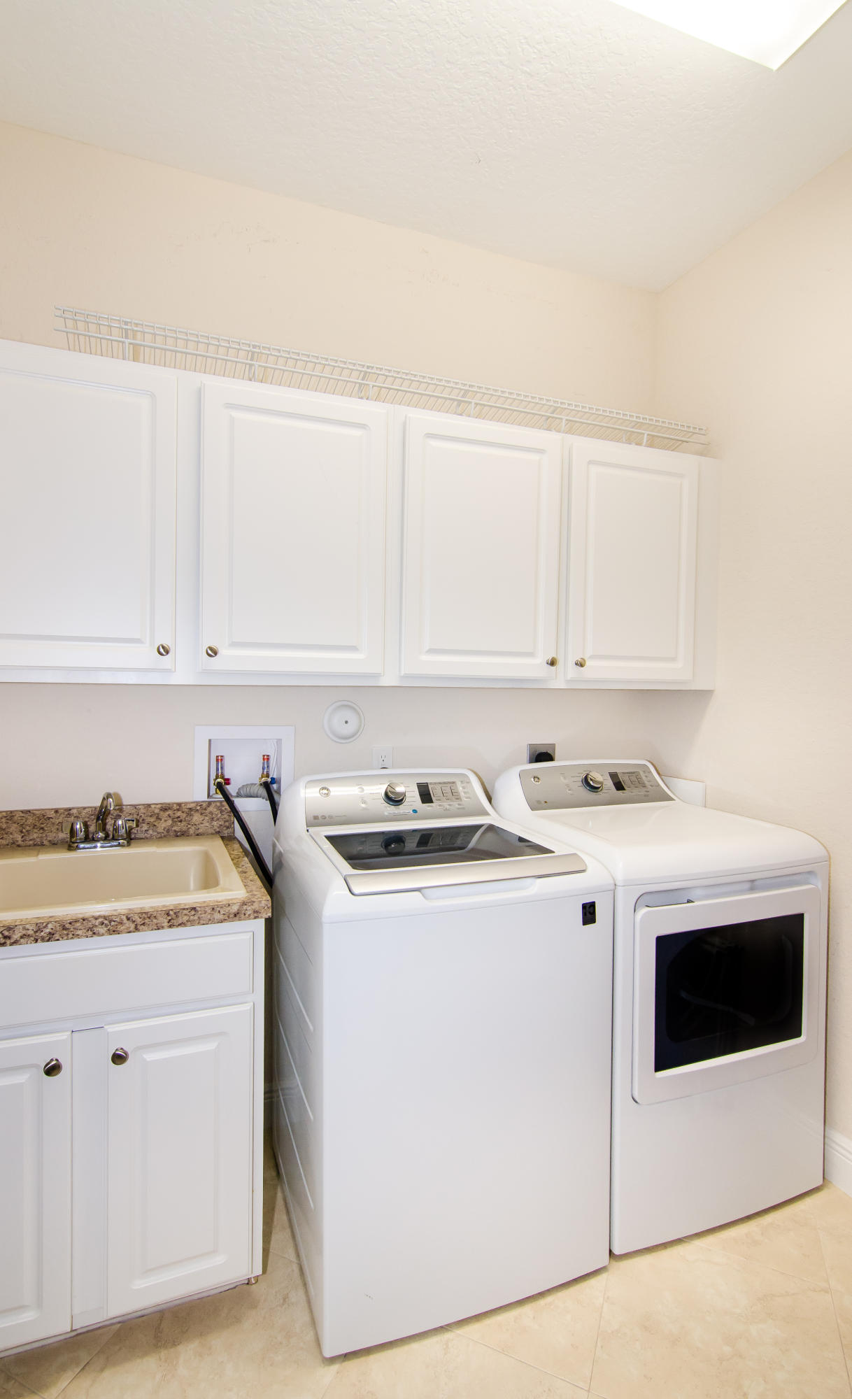 PALOMA - Residential Lease