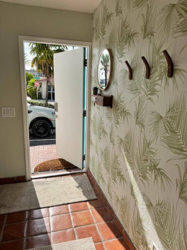 1800 N Ocean Drive 203