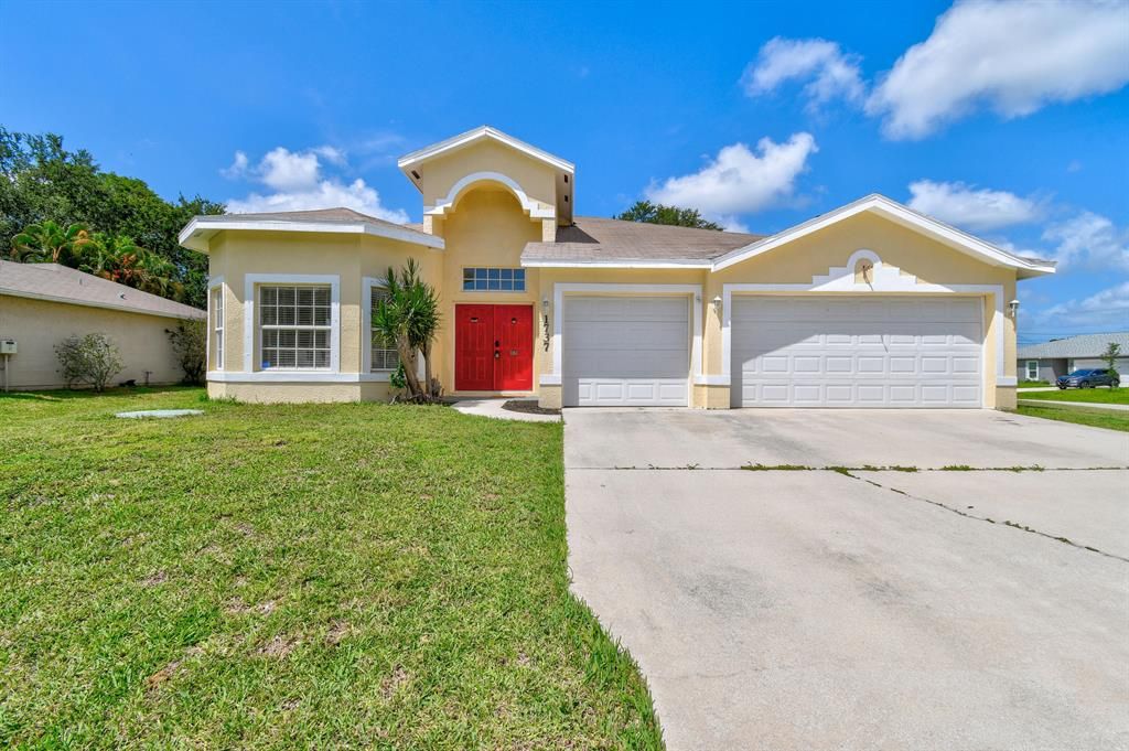 Photo of 1737 SW Bradway Lane, Port St Lucie, FL 34953 (MLS # R10889377)