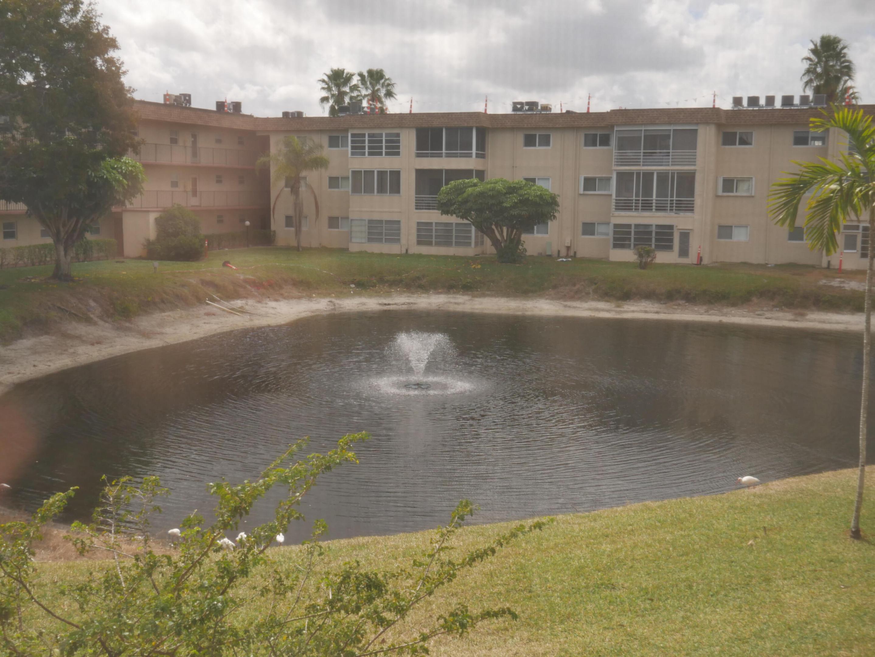 LAKESIDE VILLAGE CONDO 8 - Residential