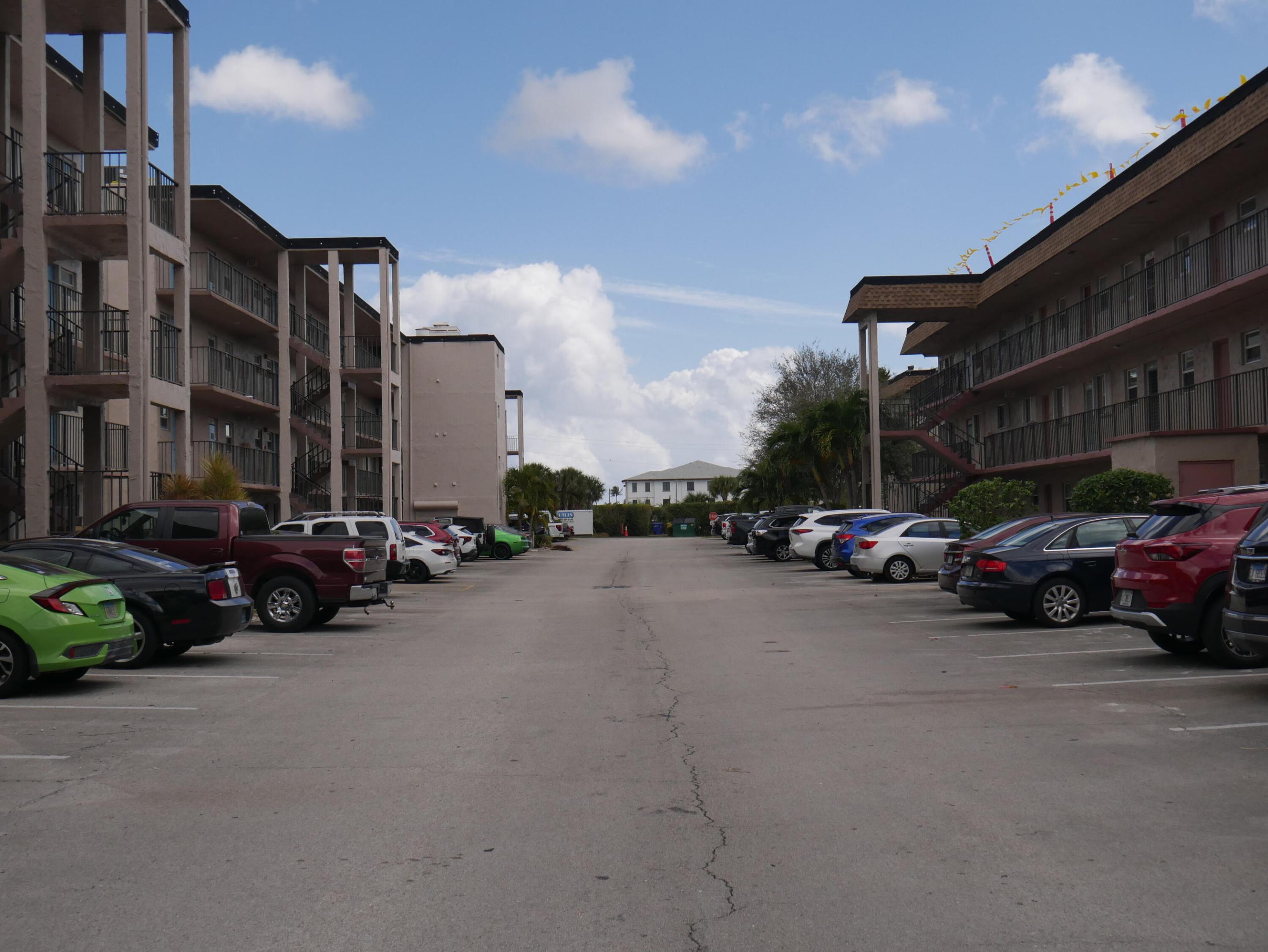 LAKESIDE VILLAGE CONDO 8 - Residential