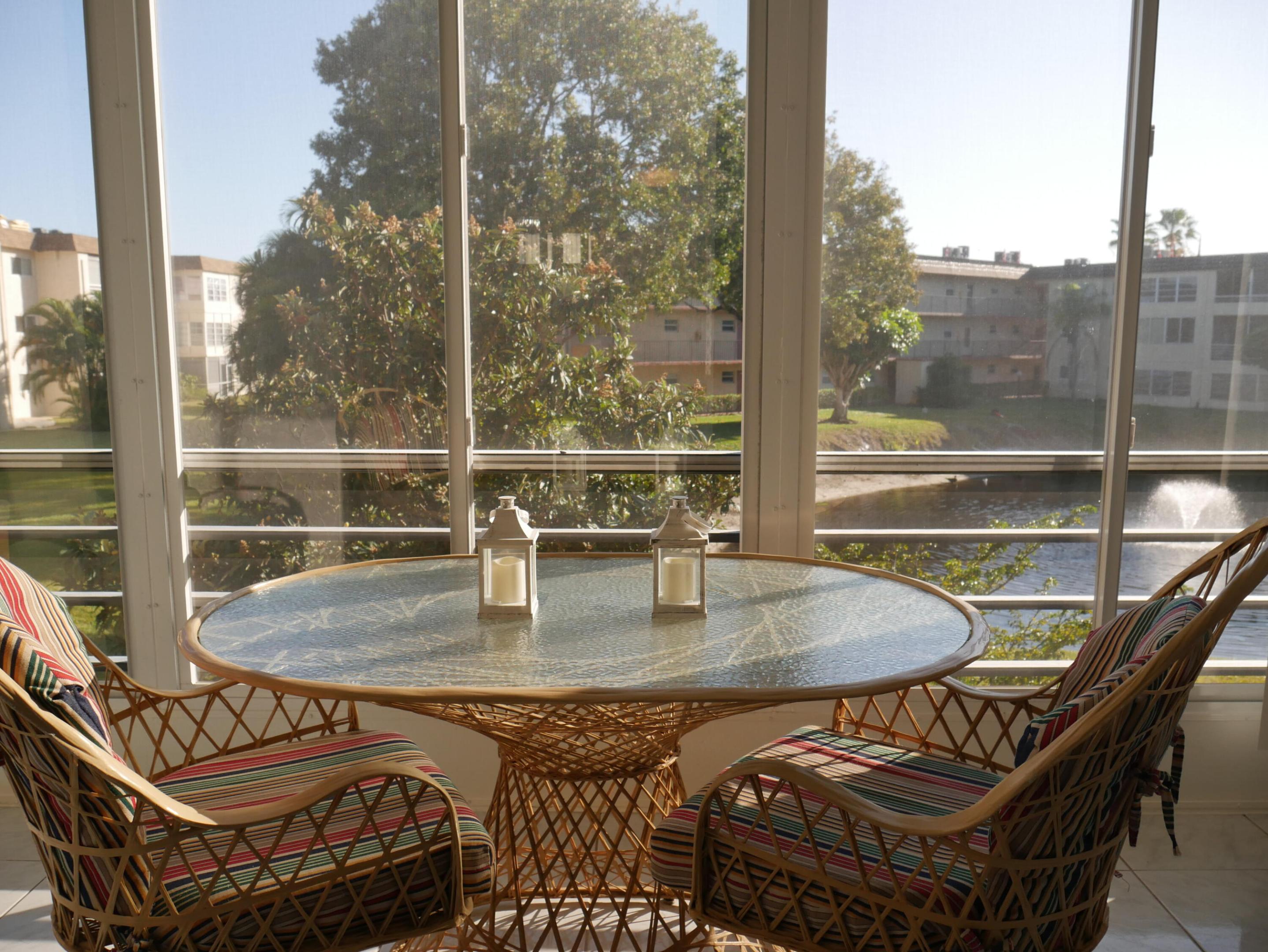 721 Lori Drive 208, Palm Springs, FL, 33461/$119,000 4 721 Lori Drive 208