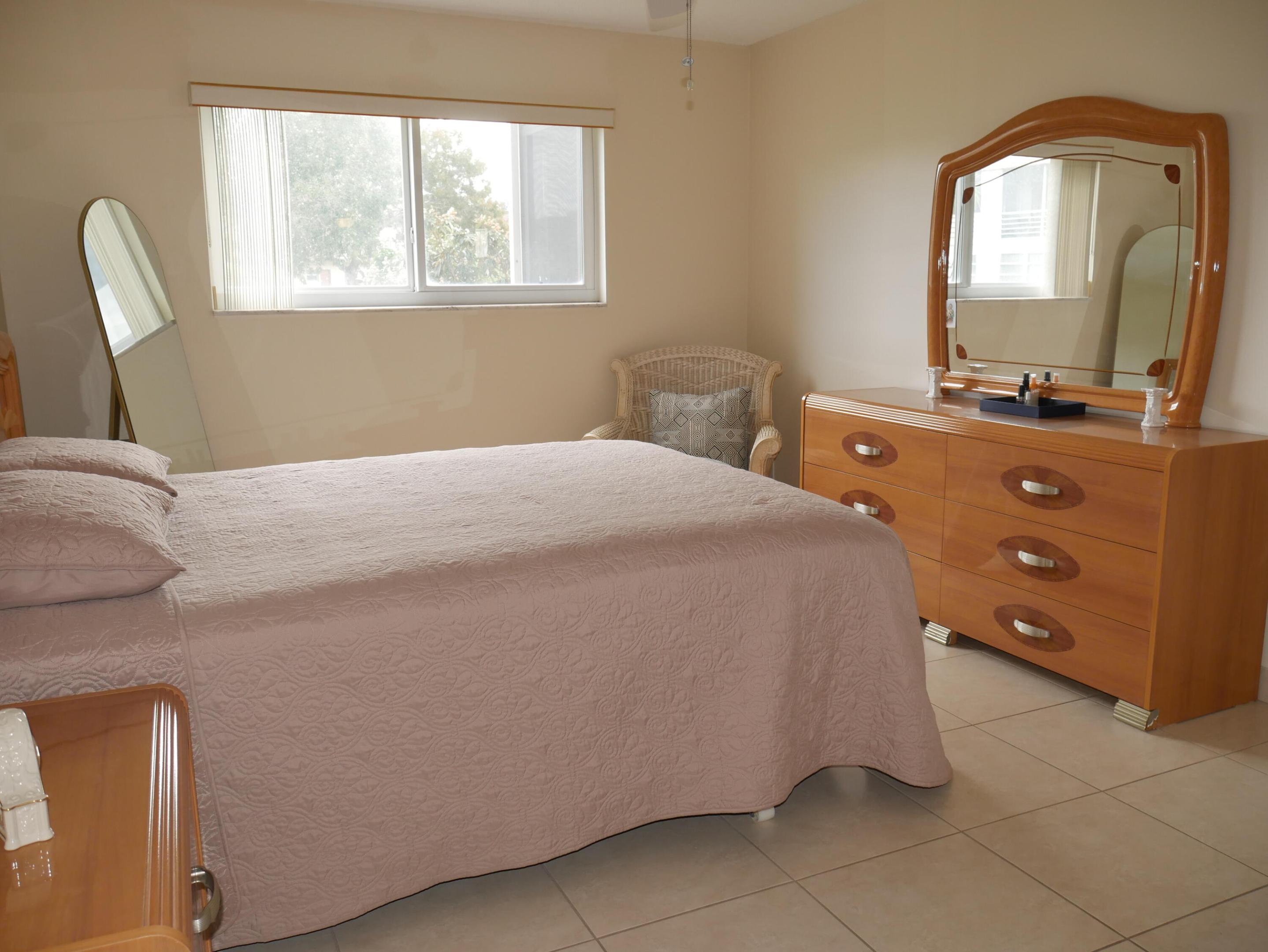 LAKESIDE VILLAGE CONDO 8 - Residential