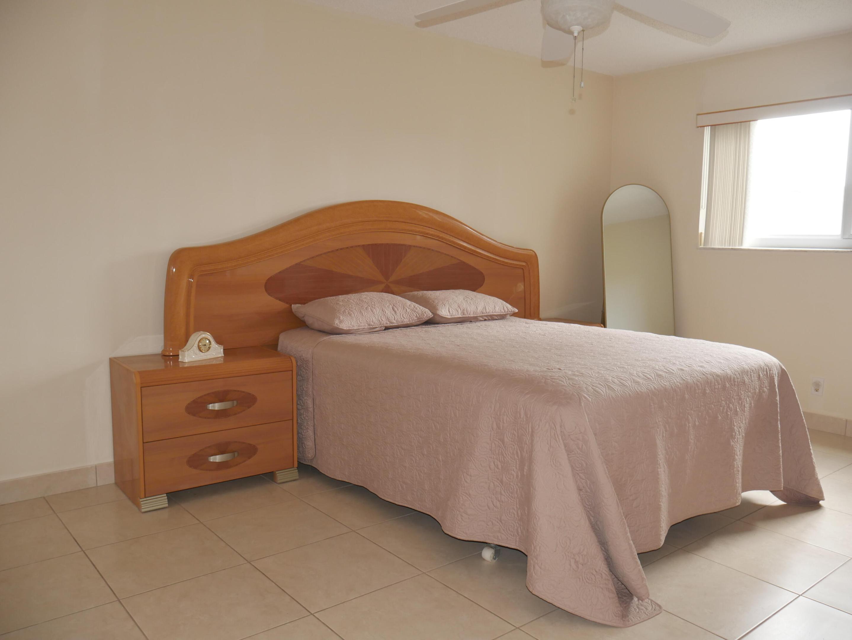 LAKESIDE VILLAGE CONDO 8 - Residential