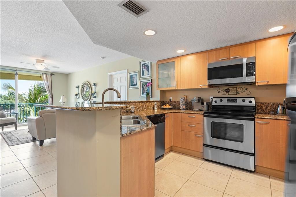 Hallandale Yacht Club - Residential