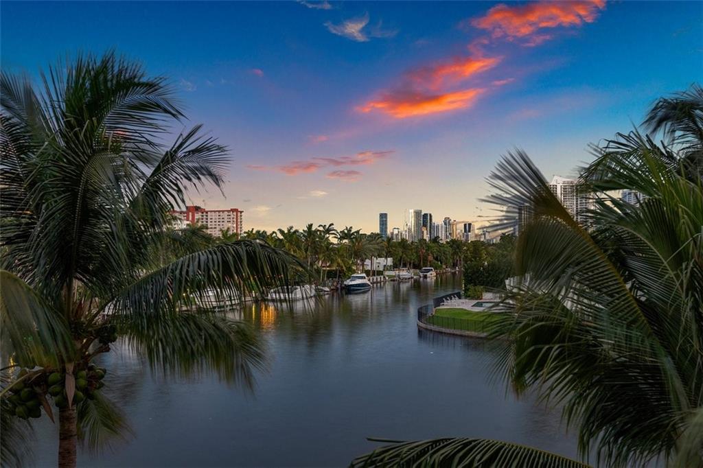Hallandale Yacht Club - Residential