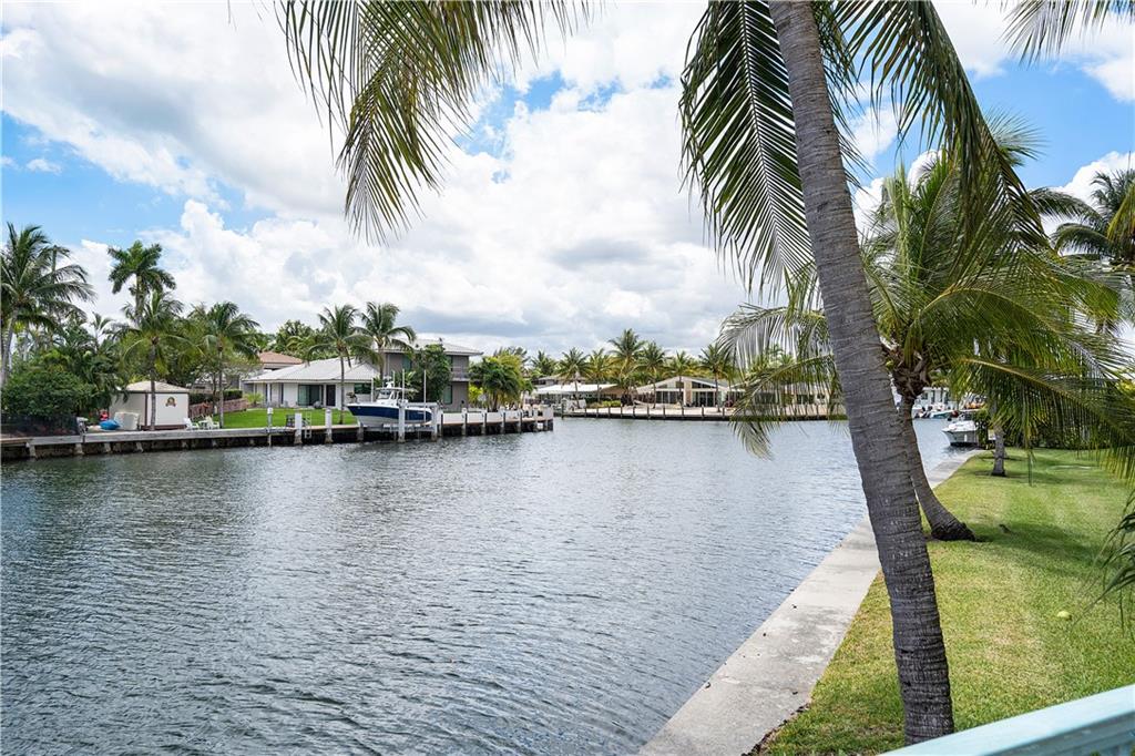 Hallandale Yacht Club - Residential