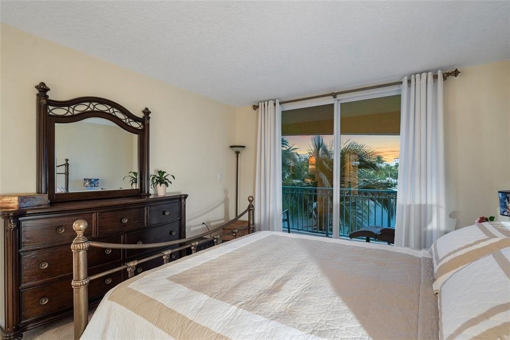 Hallandale Yacht Club - Residential