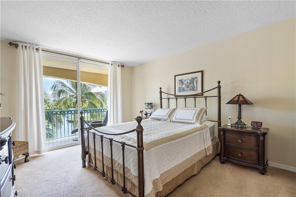 Hallandale Yacht Club - Residential