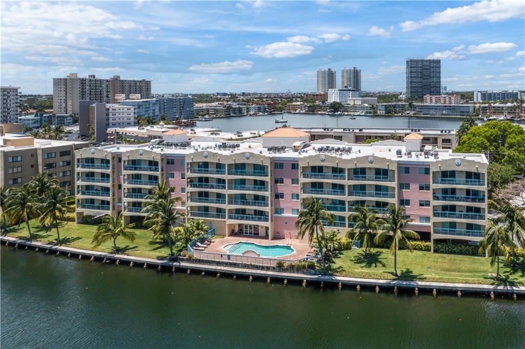 Hallandale Yacht Club - Residential