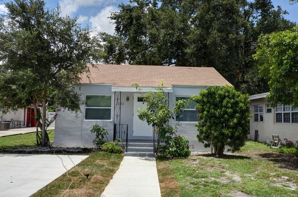 Fantastic opportunity to rent this completely remodeled 2bed 1bath home in an Amazing location. Contemporary & stylish flooring, adorable kitchen with Stainless Steel Appliances. Home is freshly painted. New impact windows and much more! WATER INCLUDED IN RENT!