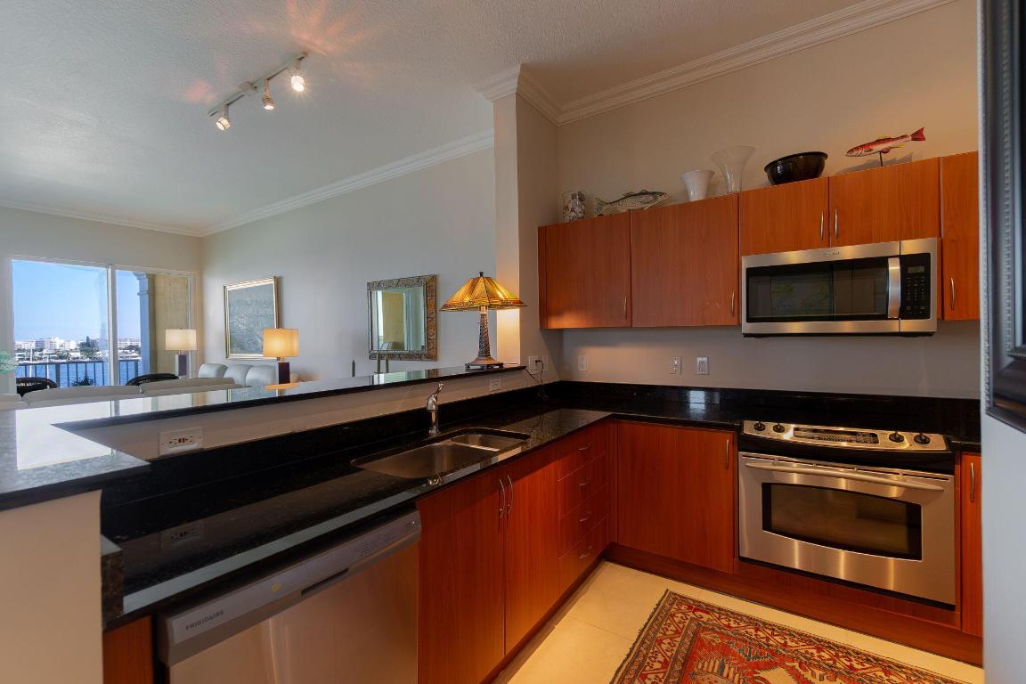 MOORINGS AT LANTANA CONDO 3 - Residential