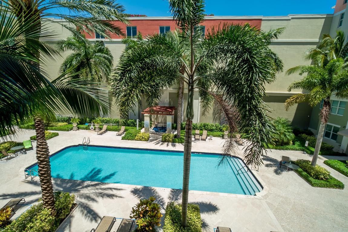 MOORINGS AT LANTANA CONDO 3 - Residential