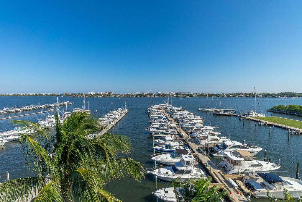 Photo of 806 E Windward Way #Ph 1, Lantana, FL 33462 (MLS # R11151070)