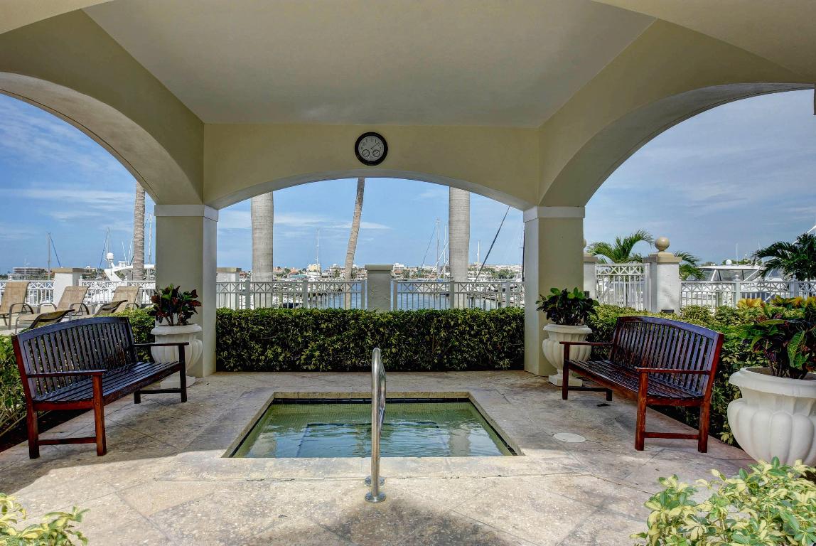 MOORINGS AT LANTANA CONDO 3 - Residential