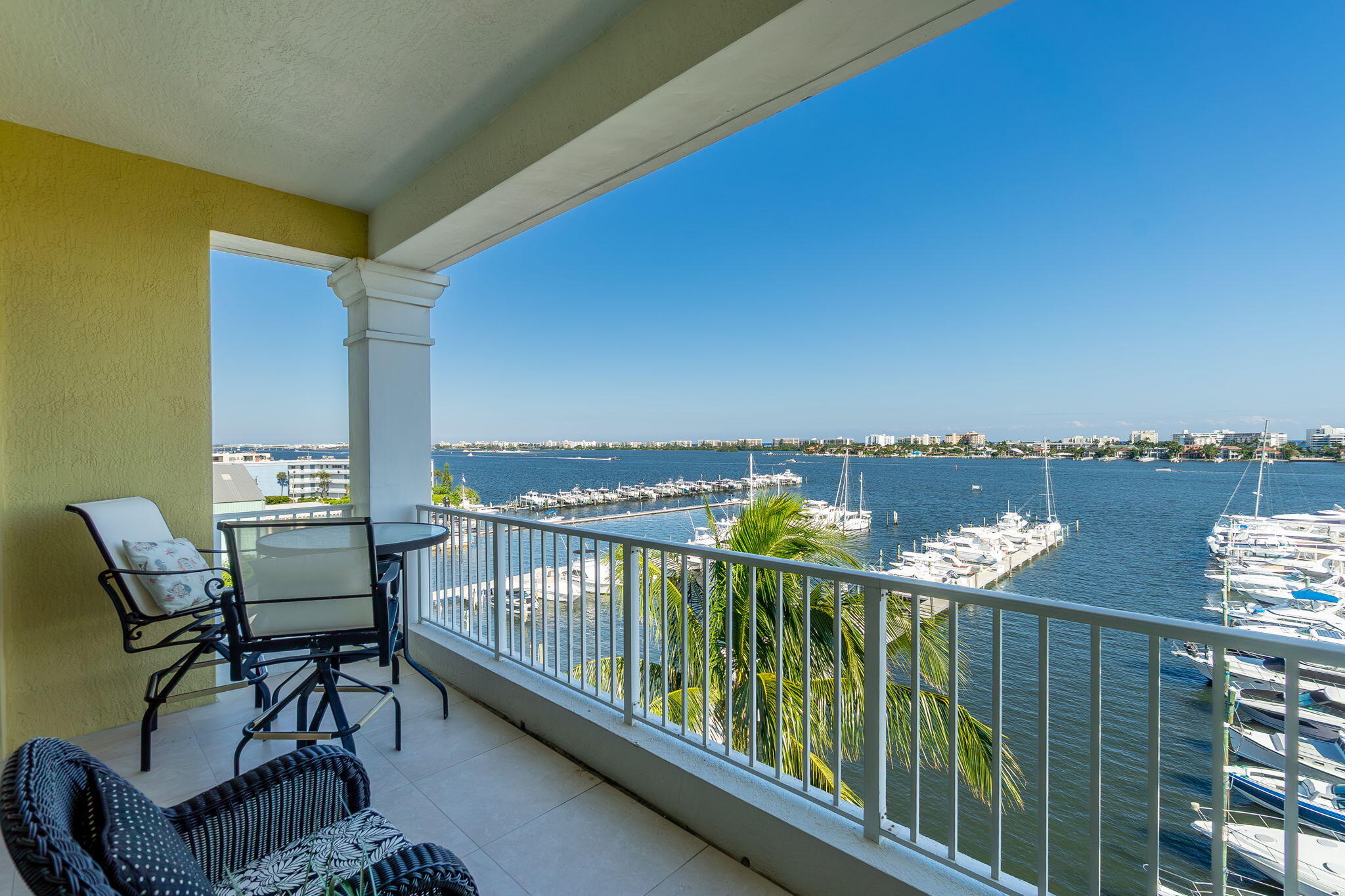 806 E Windward Way Ph 1