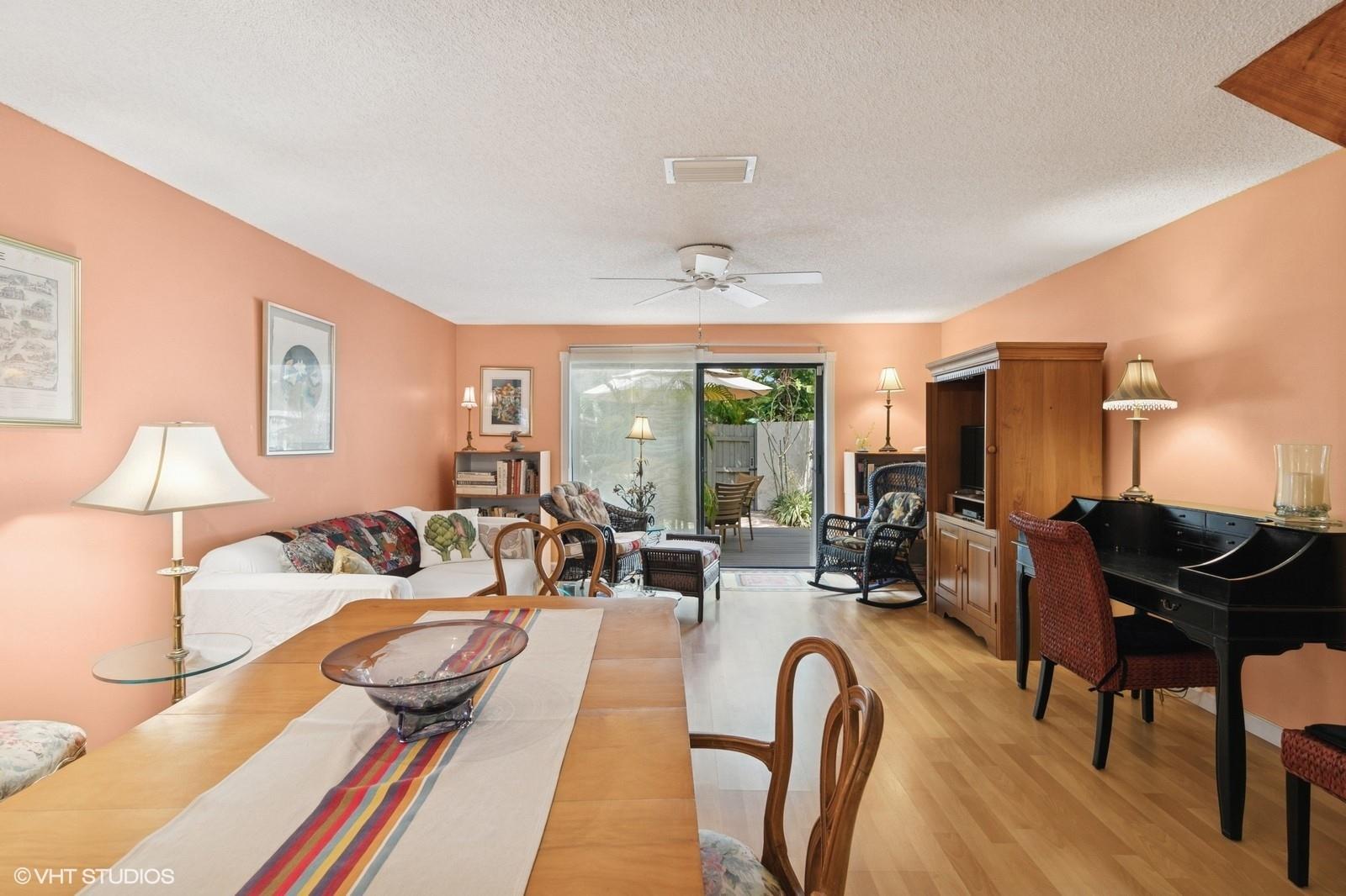 3082 S Oakland Forest Dr 1304