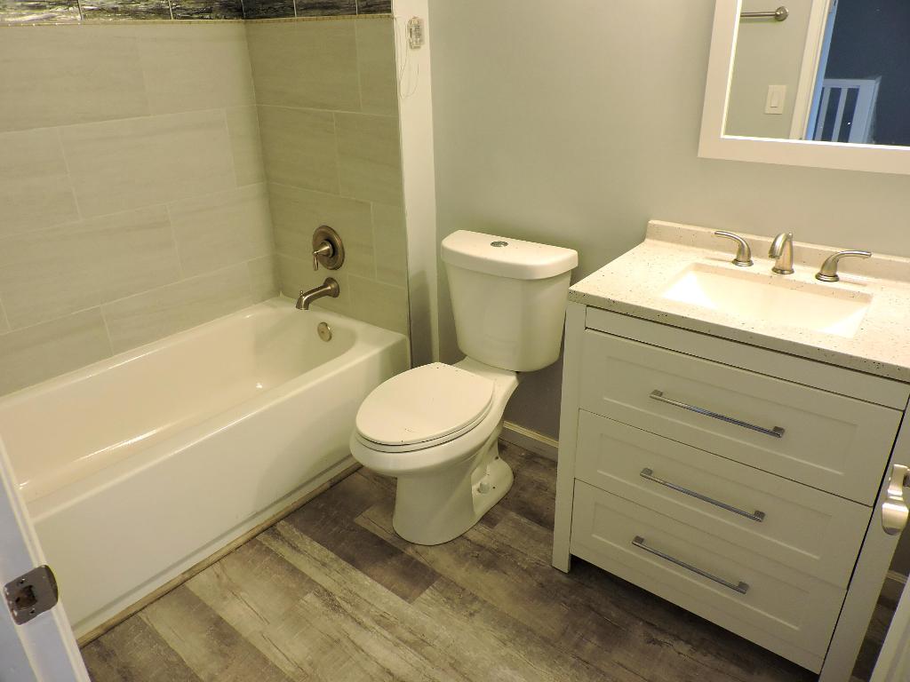 RIVERWALK 3 - Residential Lease