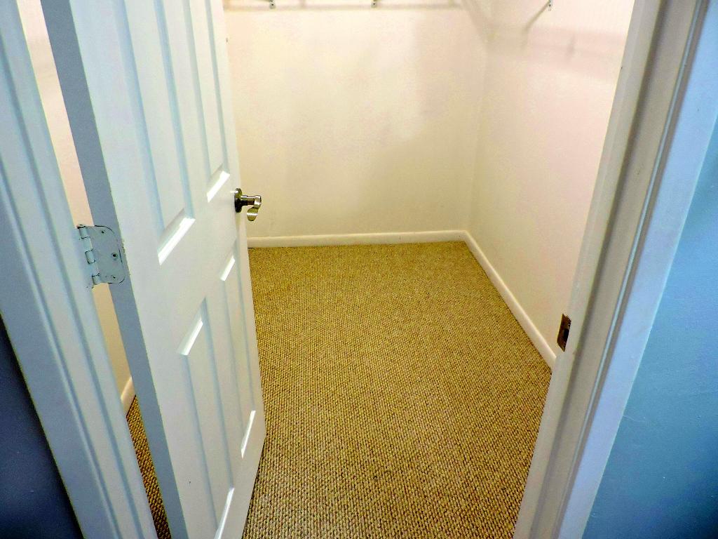 RIVERWALK 3 - Residential Lease