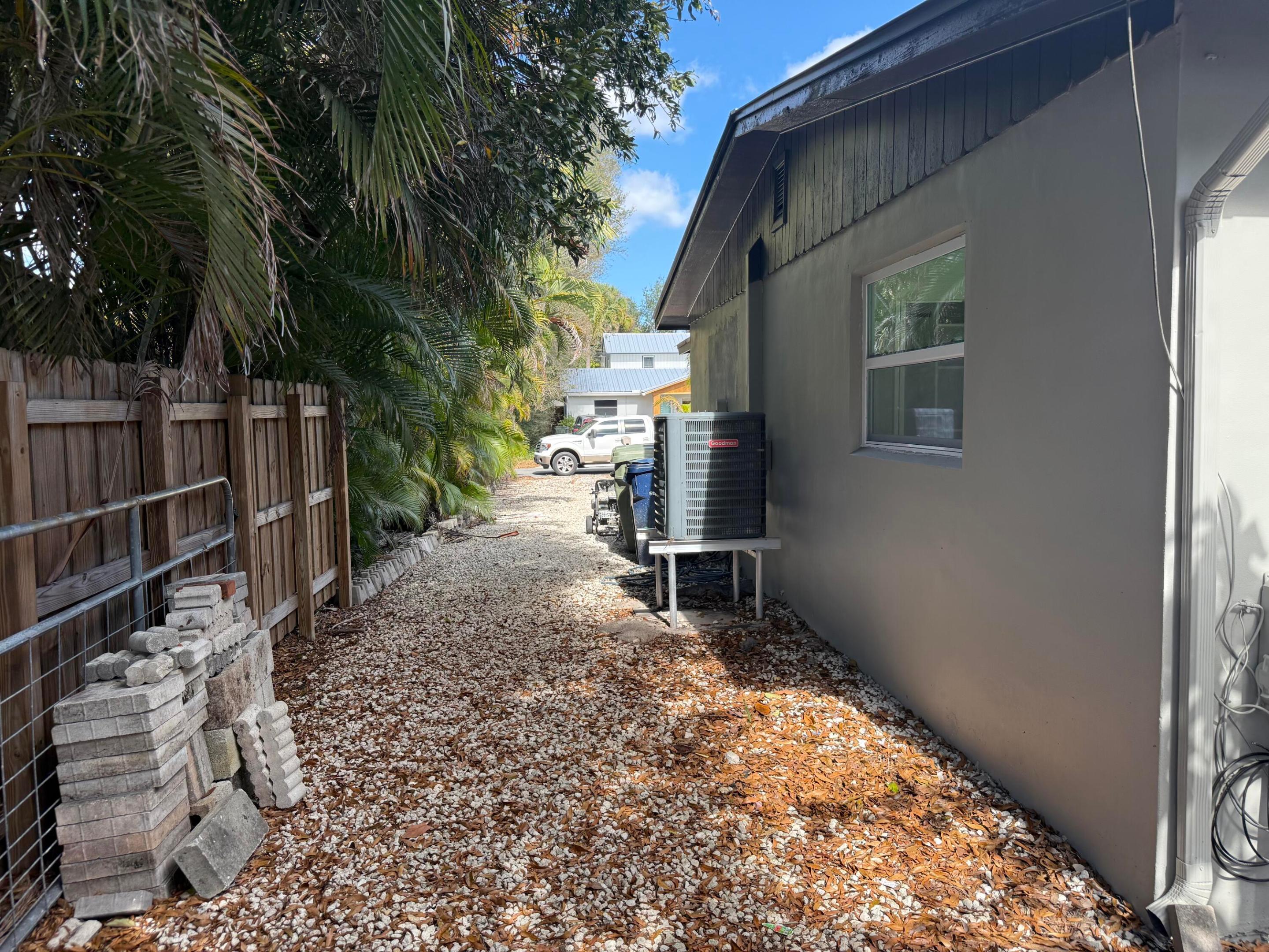 507 SW North River Point Drive