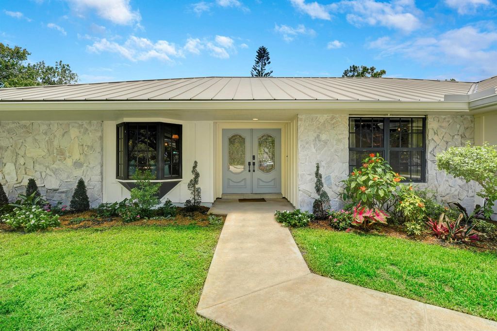 Photo of 18784 Falcon Way, Jupiter, FL 33458 (MLS # R11103856)