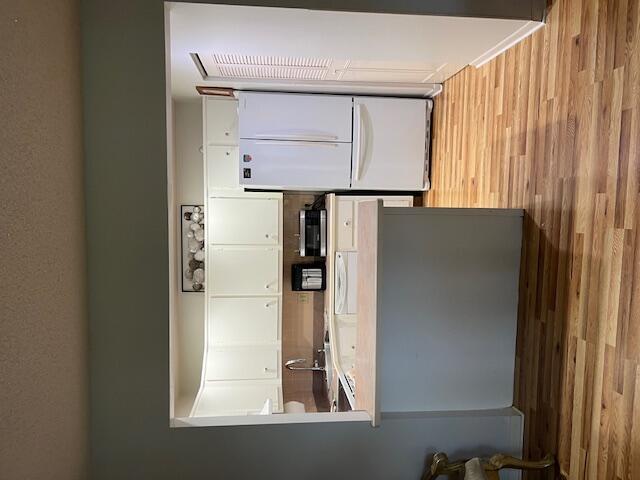 PINE RIDGE SOUTH III COND - Residential Lease