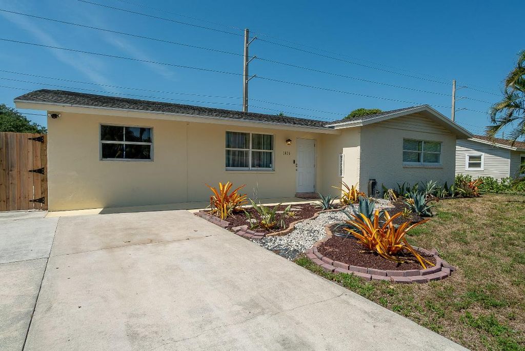 Photo of 1416 W Hardee Street, Lantana, FL 33462 (MLS # R11156596)