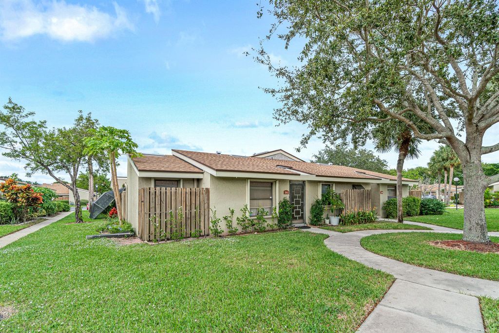 Photo of 241 Meadows Drive #241, Boynton Beach, FL 33436 (MLS # R11100656)