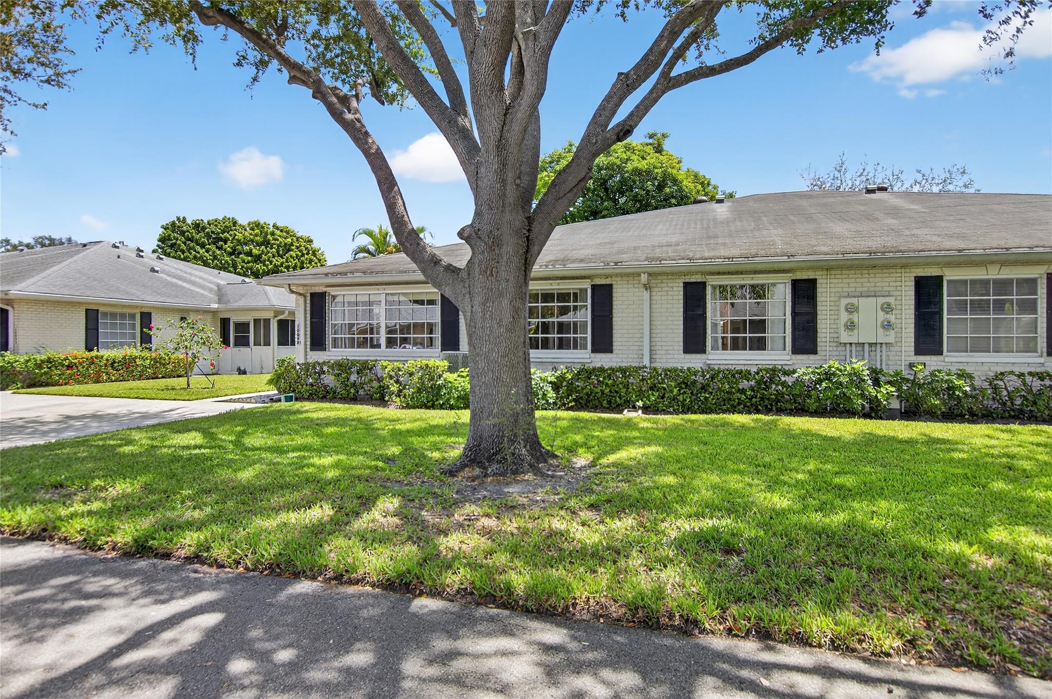Come and See this cutest, cleanest unit in LIMETREE. Lovingly restored to its former glory. One Level Unit., updated Baths, Everything on one level, hold bars in bathtub and shower. Neutral colors that go with everything. Lots of activities at Clubhouse, Tennis, Pickleball, cards, dances, gym. Convenient to grocery stores, hospitals, doctors. Palm Beach Airport 30 minutes away on 95. You can have a small dog here. There are about 30 on this side of the complex and a great way to meet and greet other owners. New Trane 3 Ton AC. Have CAC appliance contract.