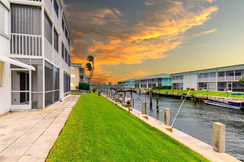 112 Doolen Court Unit 102, North Palm Beach, FL MLS: R11021228