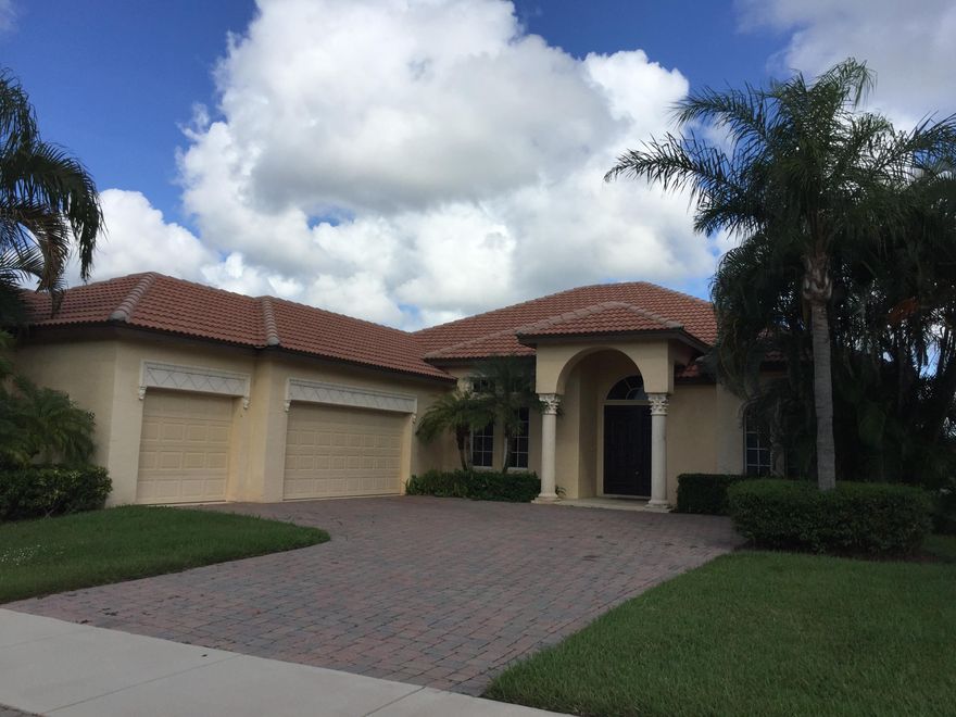 Spacious 4/3 home in the Vineyards gated community in St Lucie West. Open floor plan , formal dining, breakfast nook, stainless appliacnces and granite counters. Seperate tub/shower in master bathroom. Enjoy the screened patio with lake view.