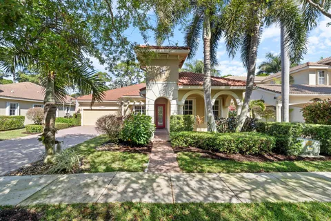 105 Via Bosque, Jupiter, FL MLS: R11072971