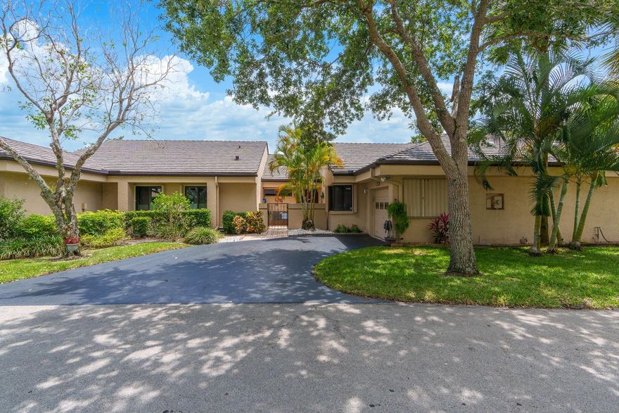 CHELSEA 1, Highly desirable community in Plantation! Gorgeous, updated 2/2 w/garage. EZ WALK TO MASSIVE CENTRAL PARK w/ Pickle ball, Tennis, swimming, Baseball, walking paths around beautiful lake. Location, location, location! Parking for 2 cars in the driveway! 2 large patios, totally updated kitchen, SS appliances, luxurious laminate and tile flooring, volume ceilings, updated bathrooms, NO POLYBUTANE plumbing! Roof approx. 5 years old, AC (2016), new washing machine (2023), hot water tank (2019). Walk to neighborhood pool. Maintenance including roof repairs/replace and exterior painting, irrigation, all landscape, pool, clubhouse, grills, play area. A true buying opportunity in this amazing community!