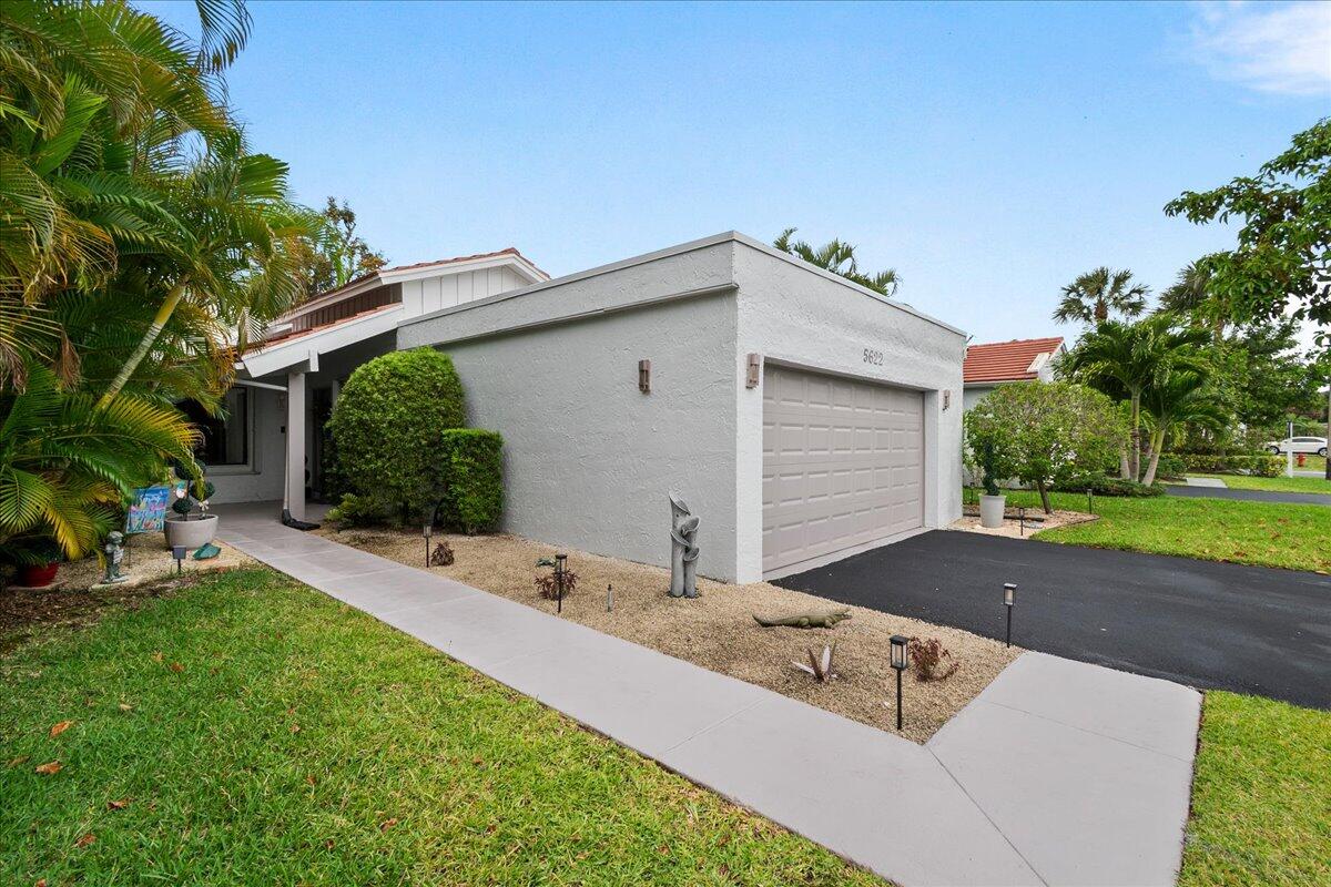 VILLAS OF MONTEREY AT INDIAN SPRING - Residential