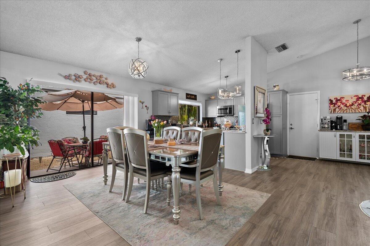 VILLAS OF MONTEREY AT INDIAN SPRING - Residential