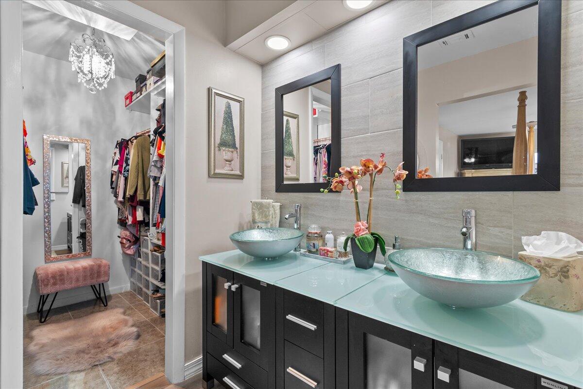 VILLAS OF MONTEREY AT INDIAN SPRING - Residential