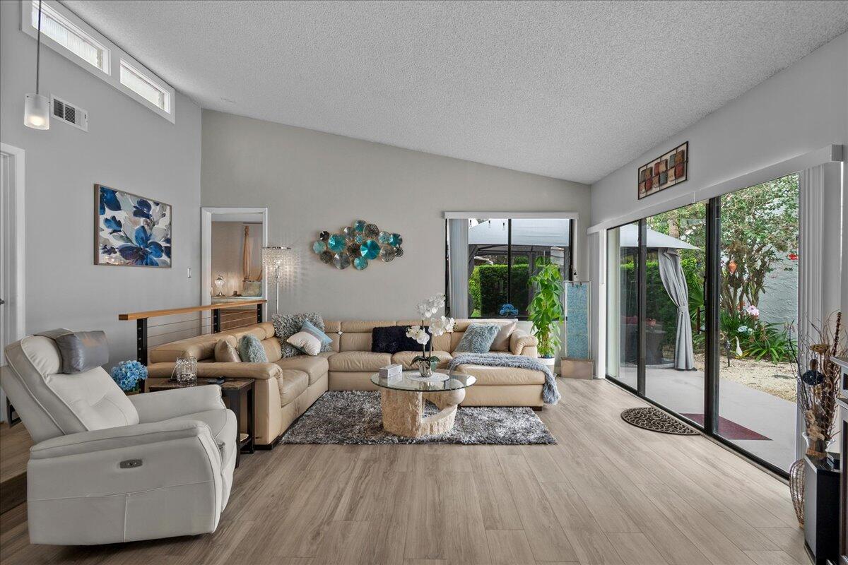 VILLAS OF MONTEREY AT INDIAN SPRING - Residential