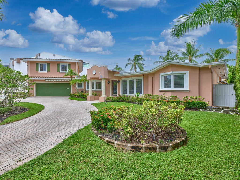 Photo of 501 Coconut Isle Drive, Fort Lauderdale, FL 33301 (MLS # B26086698)