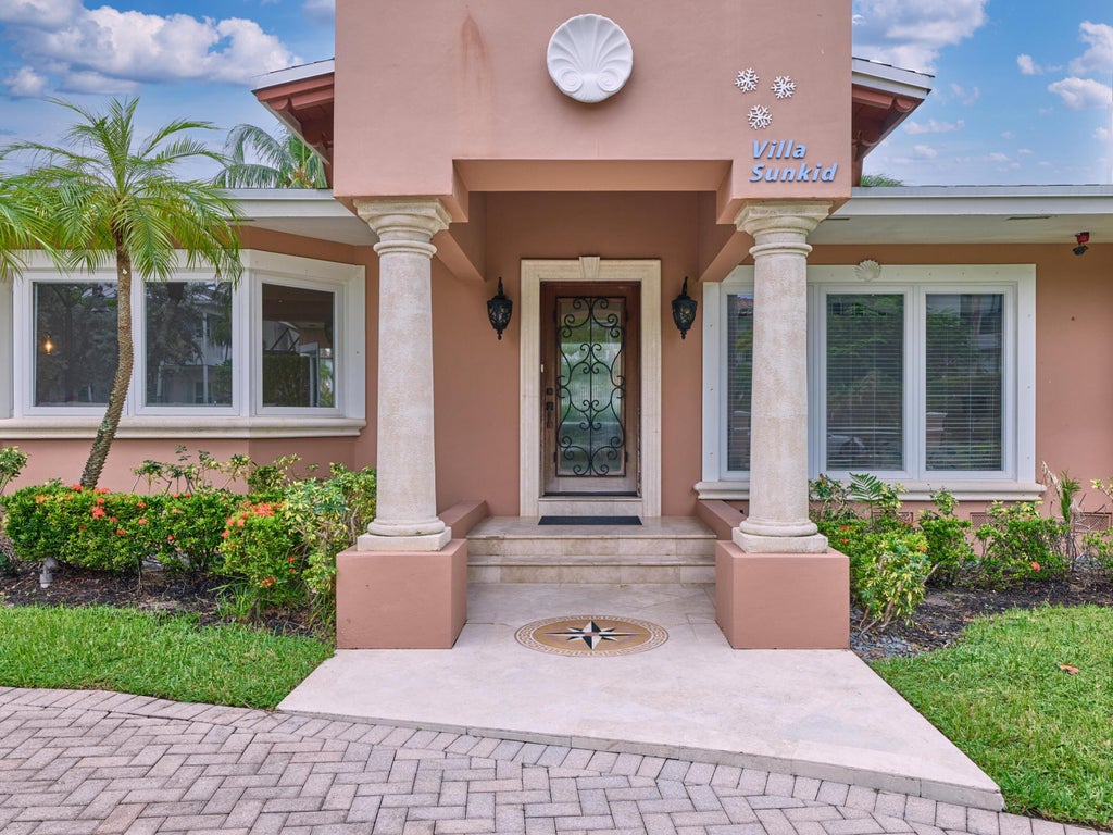 Photo of 501 Coconut Isle Drive, Fort Lauderdale, FL 33301 (MLS # B26086698)