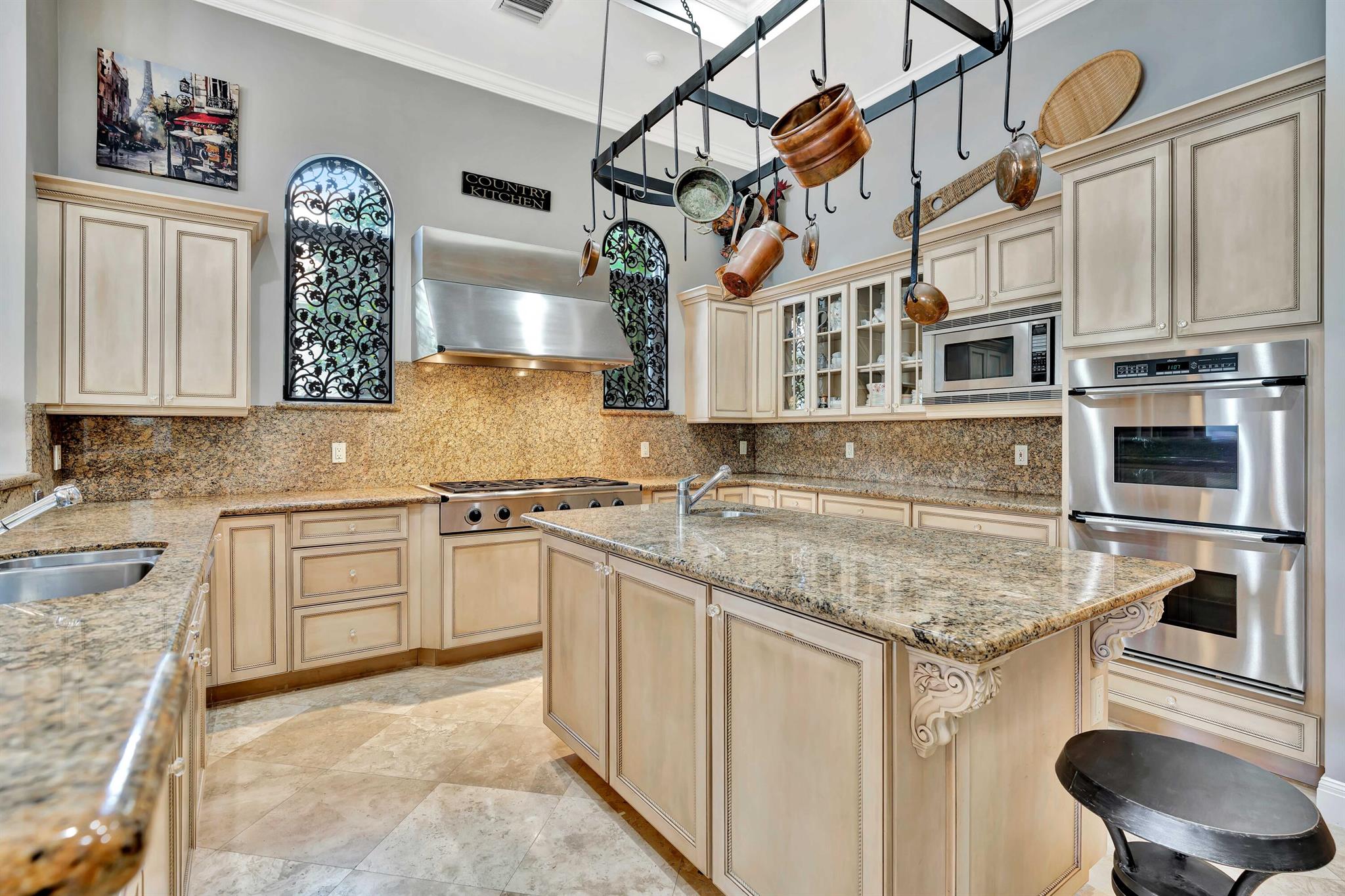 HARBOUR ISLES - Residential