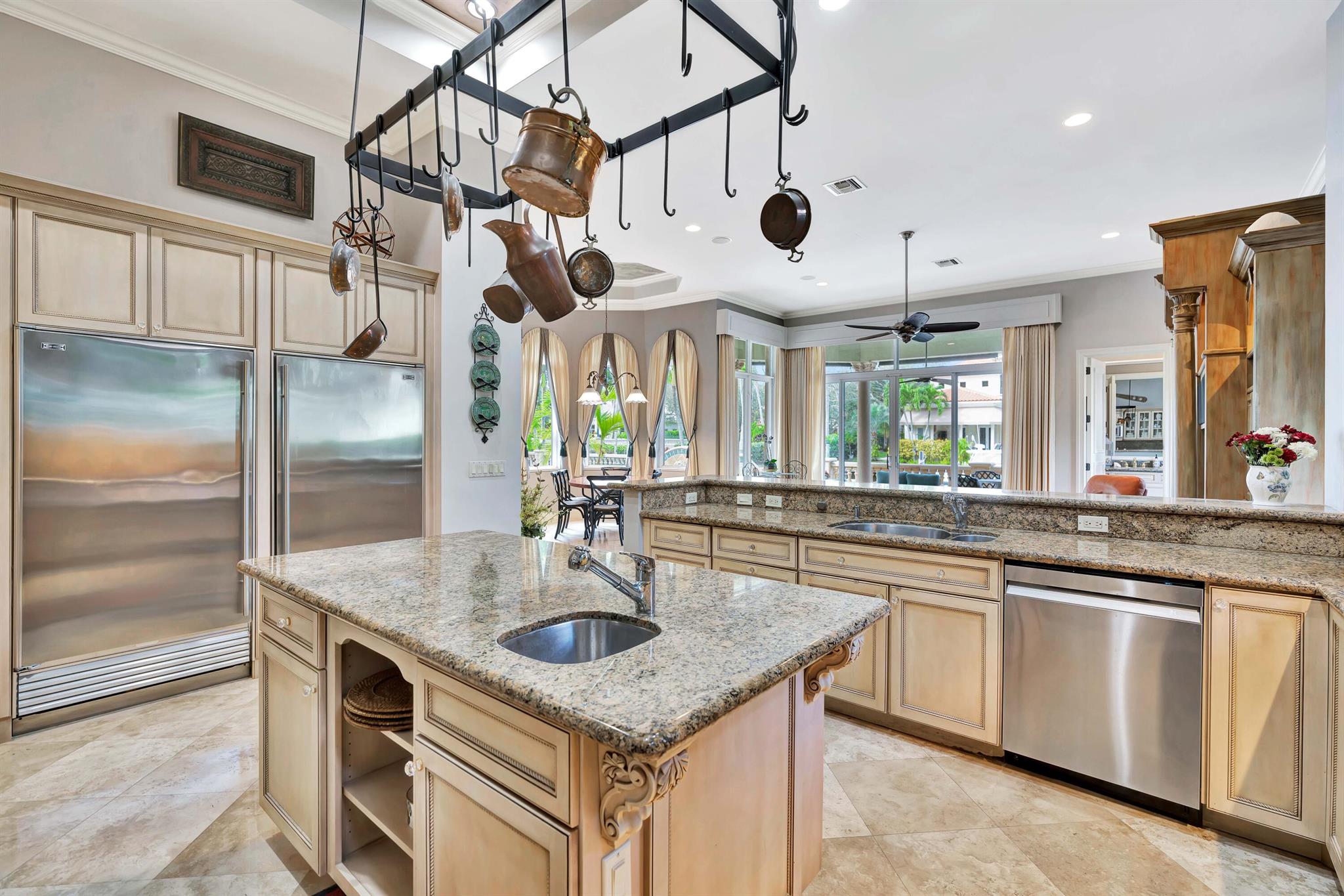 HARBOUR ISLES - Residential