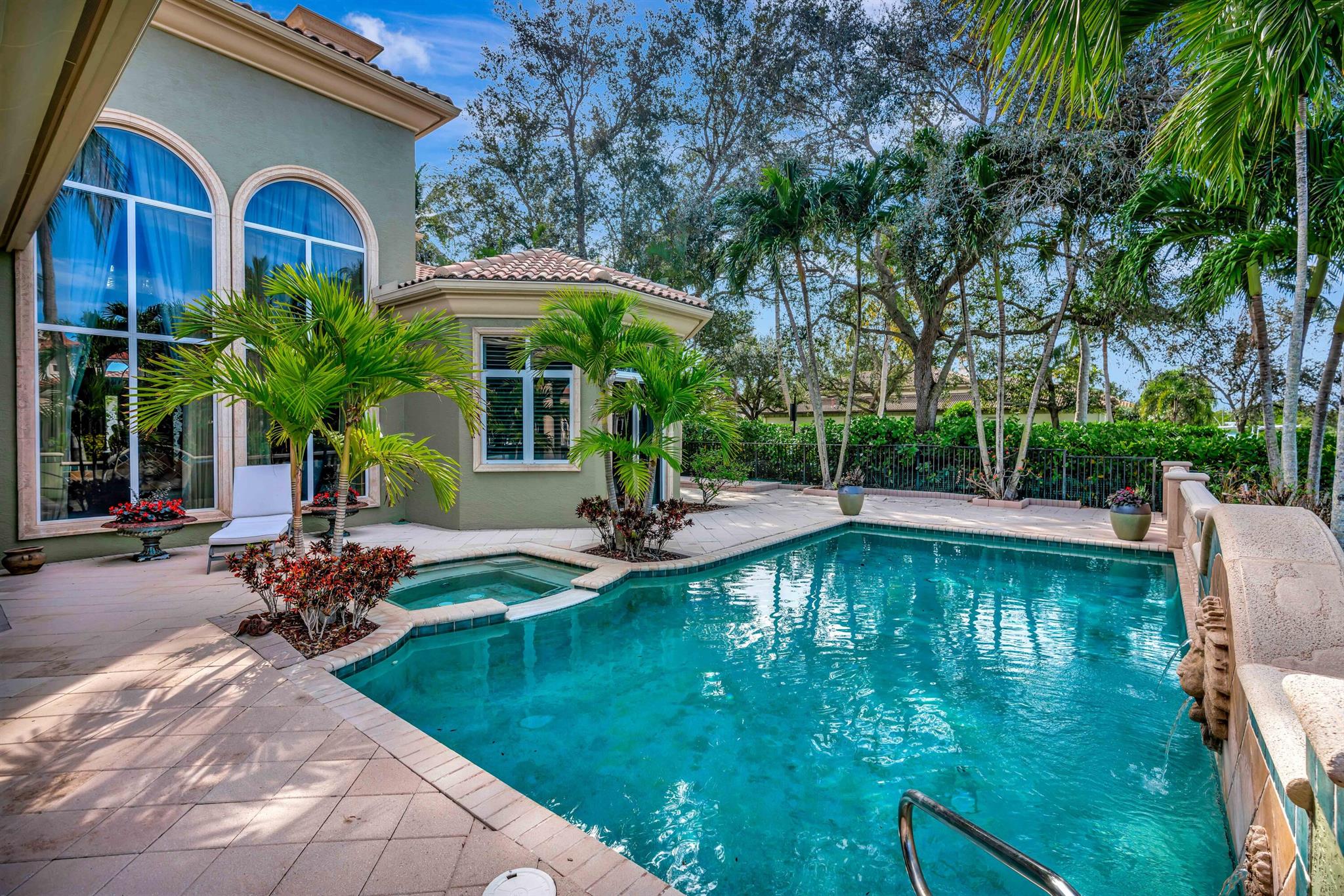 HARBOUR ISLES - Residential