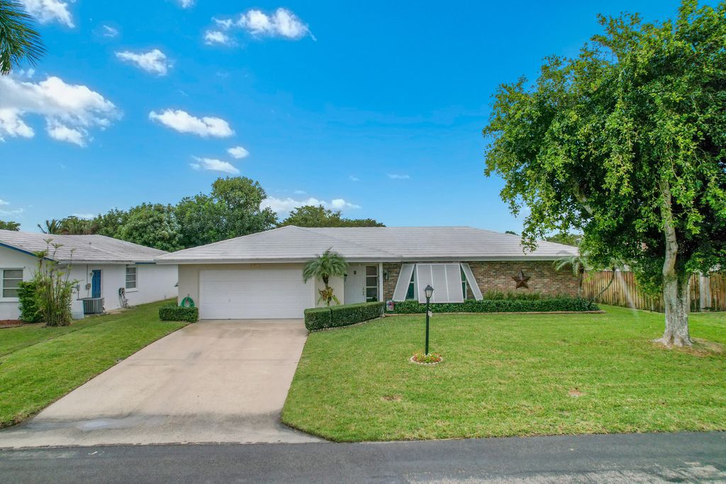 Photo of 2525 SW 14th Street, Boynton Beach, FL 33426 (MLS # R10950195)