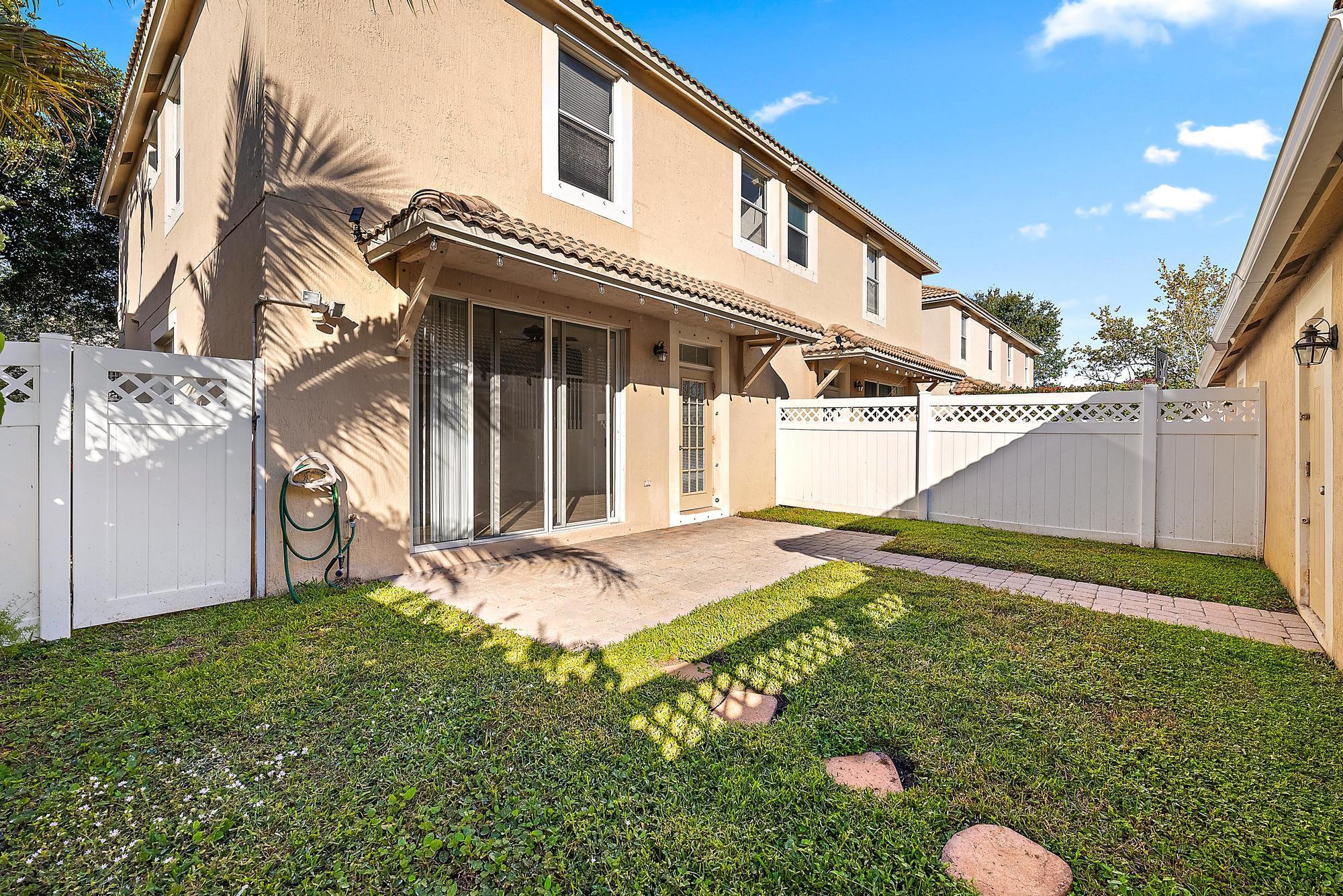 GABLES AT NORTHLAKE 1 - Residential