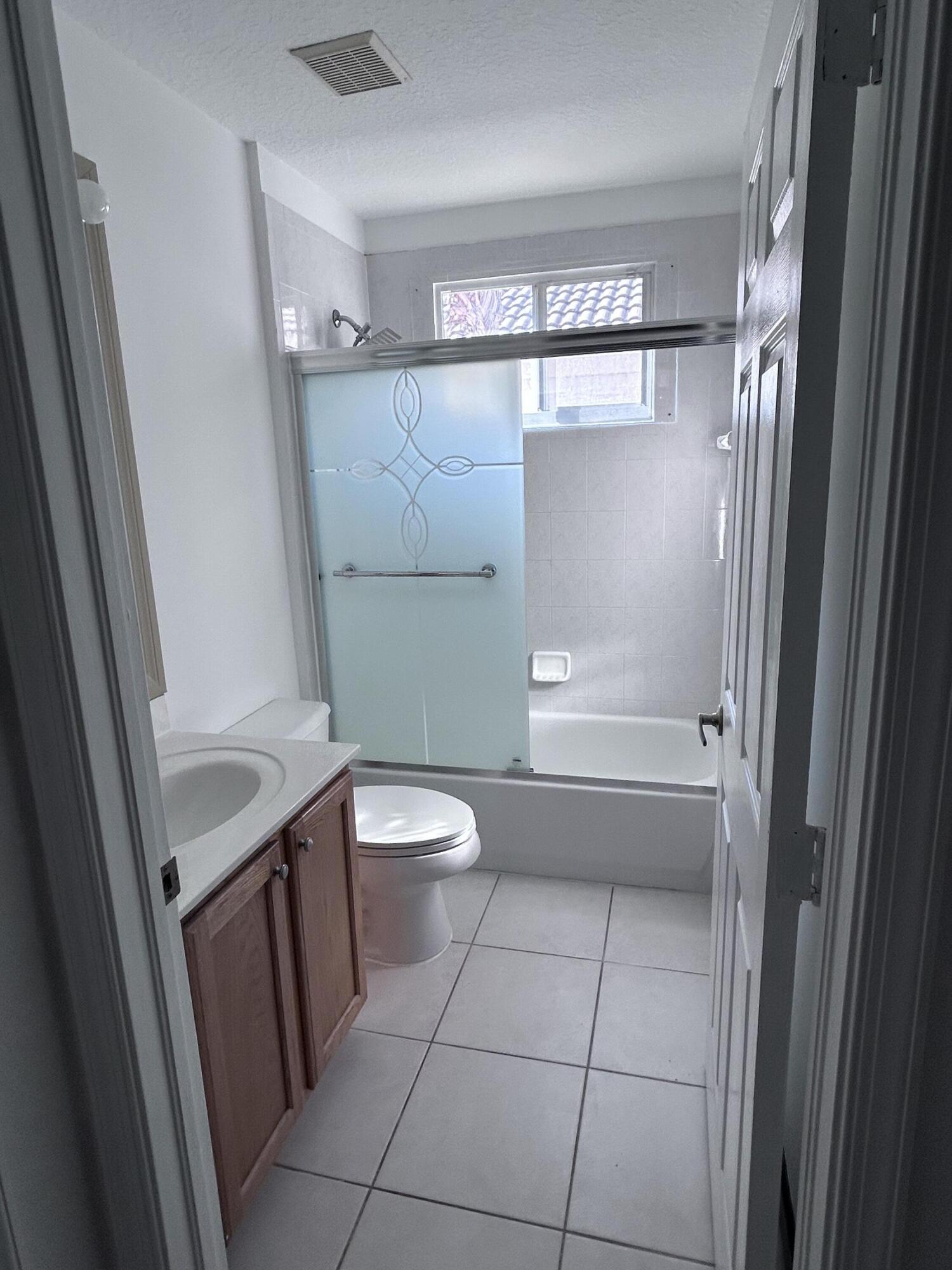 GABLES AT NORTHLAKE 1 - Residential