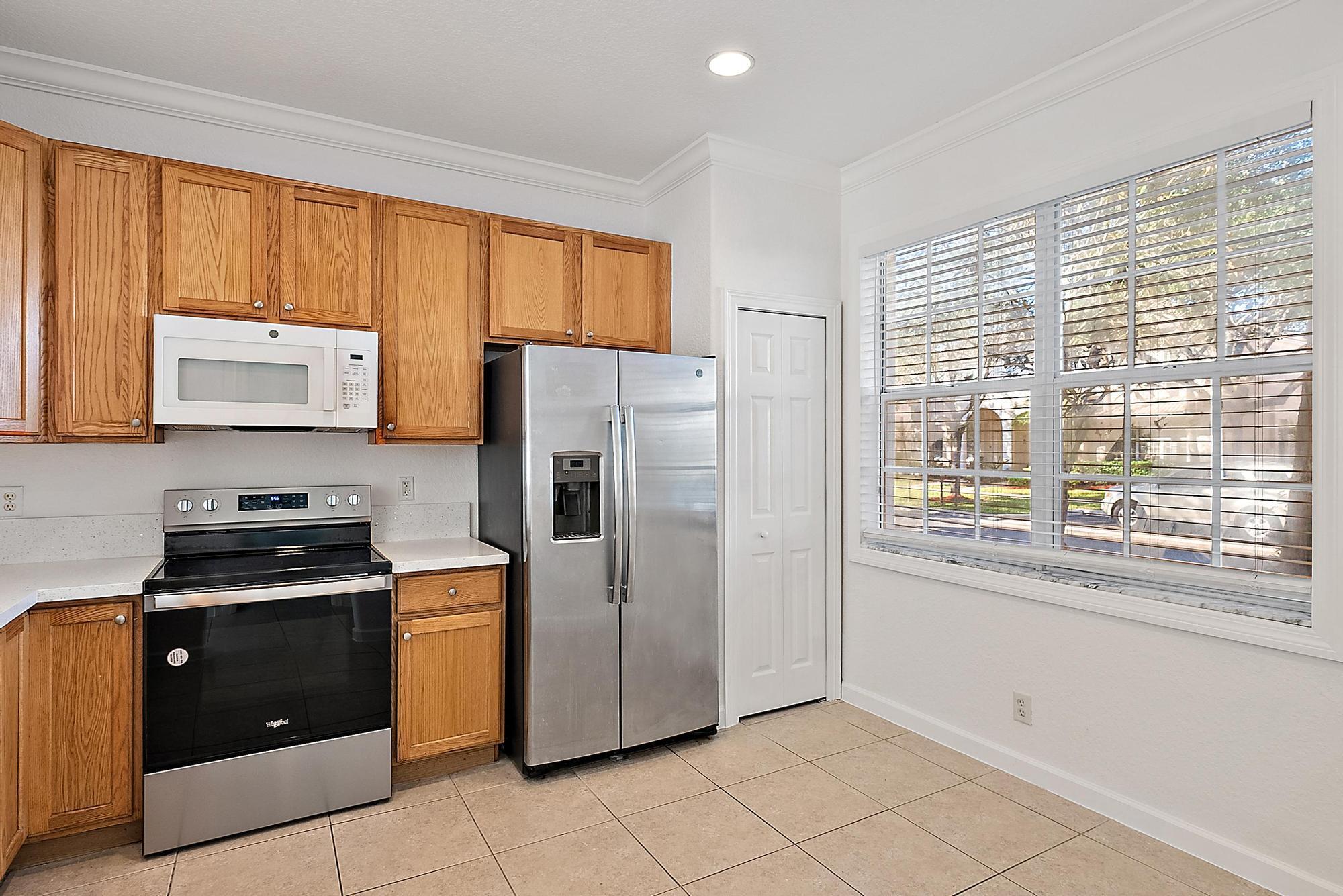 GABLES AT NORTHLAKE 1 - Residential