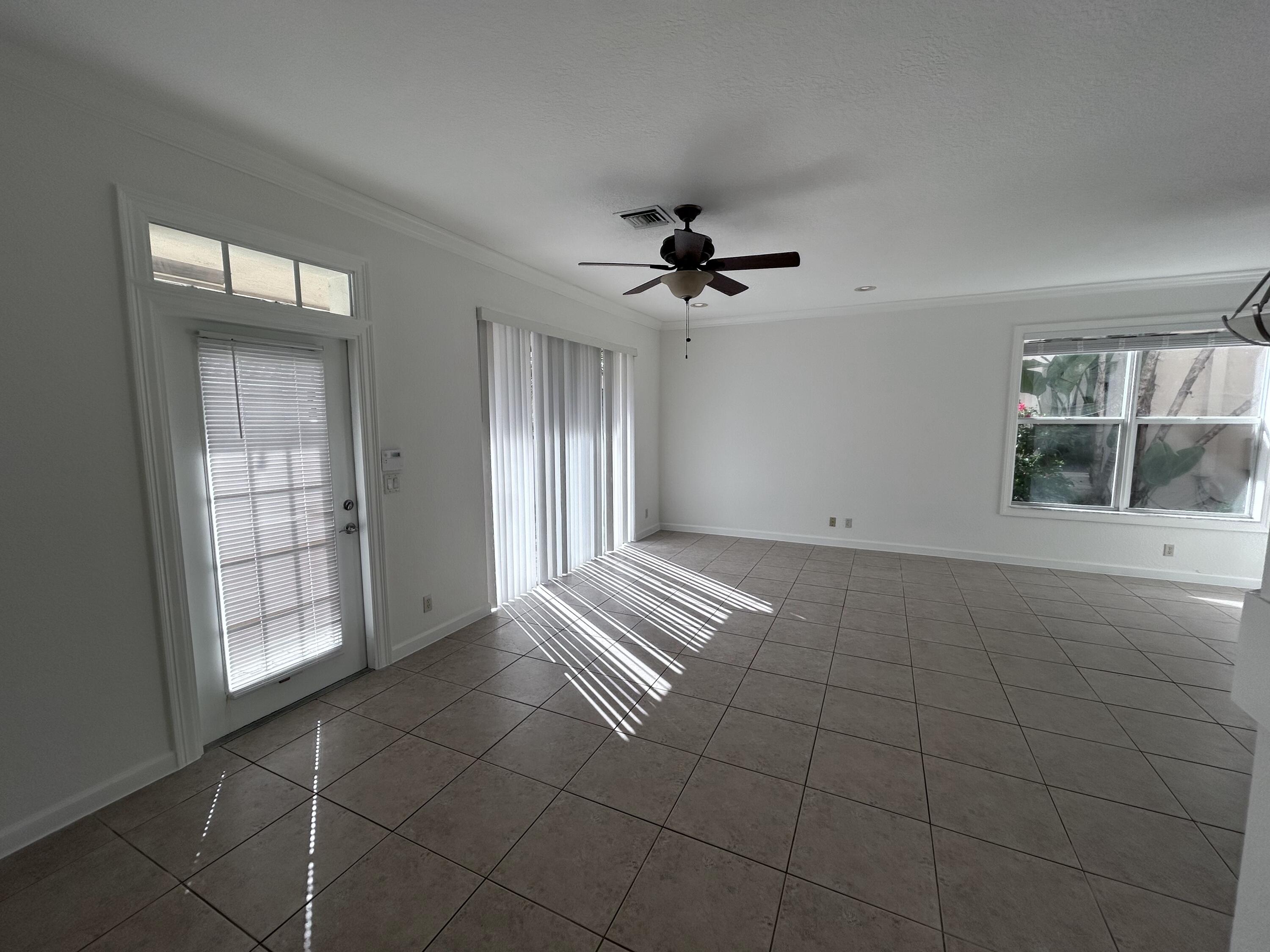 GABLES AT NORTHLAKE 1 - Residential