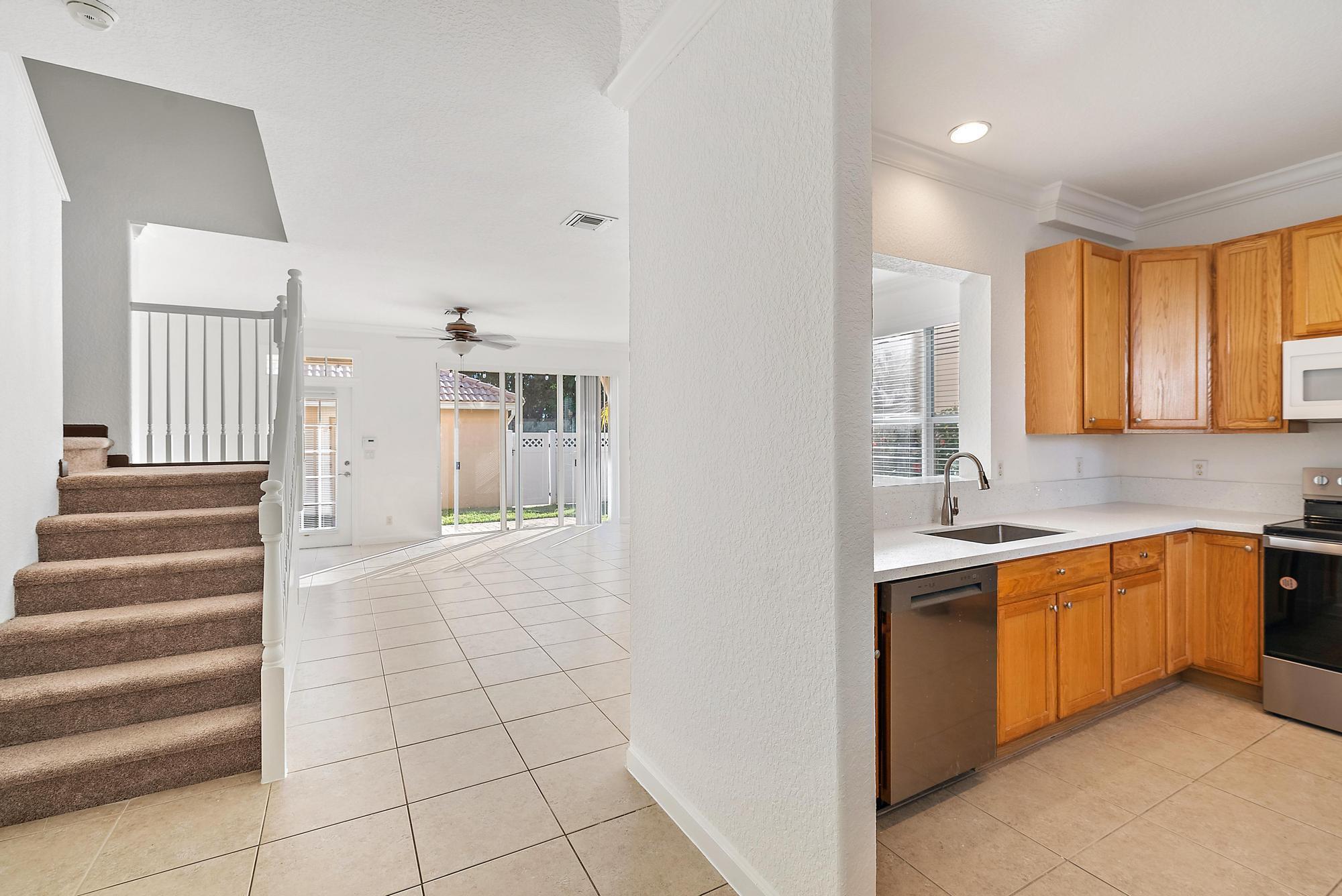 GABLES AT NORTHLAKE 1 - Residential