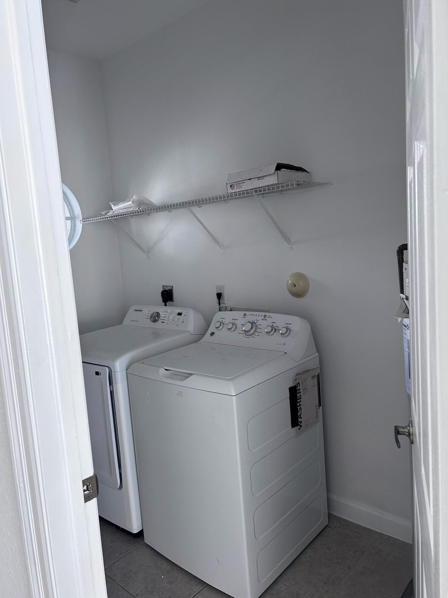 GABLES AT NORTHLAKE 1 - Residential