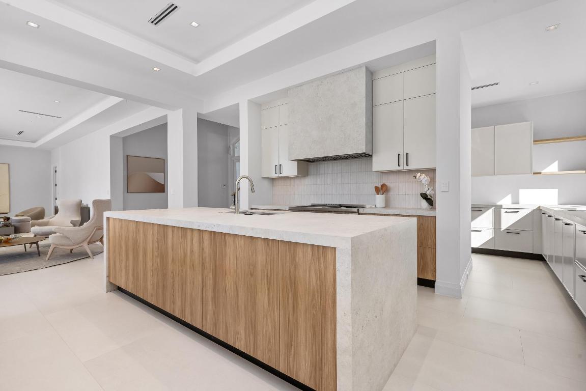 BOCA HARBOUR 4TH SEC - Residential